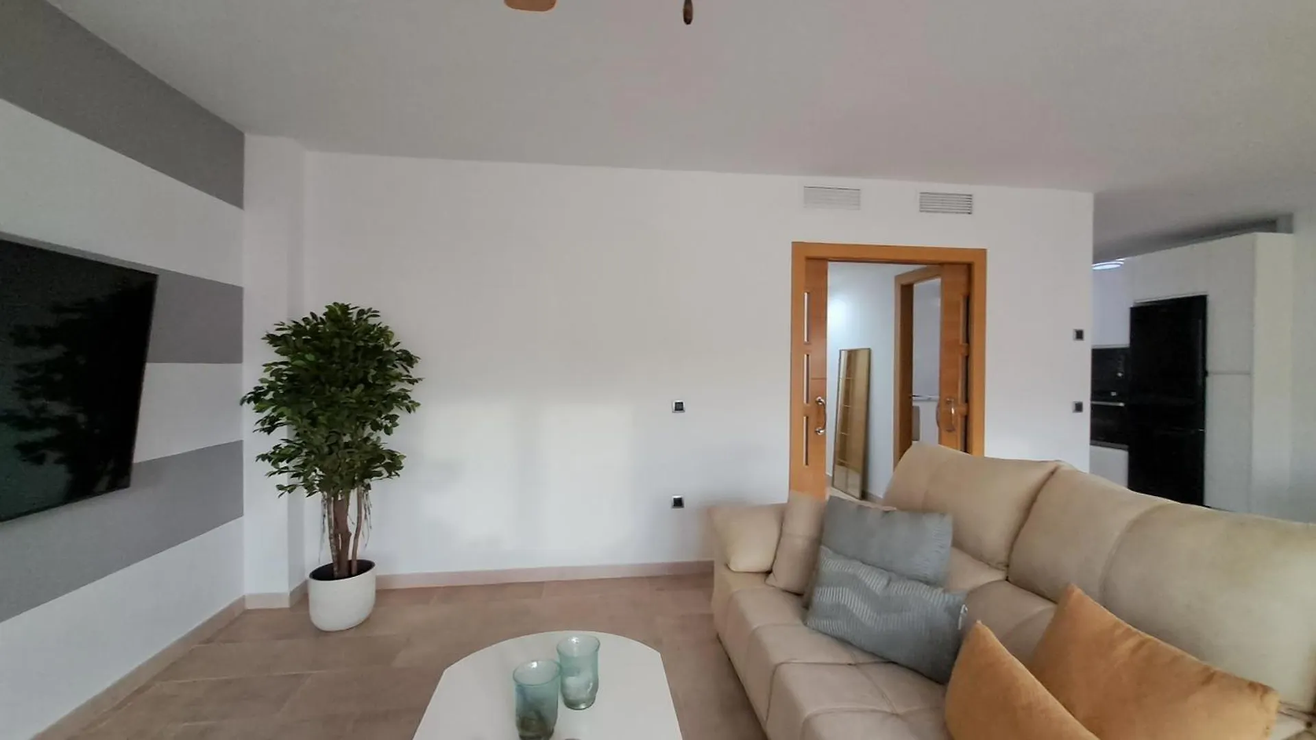 Piso Garrucha Beautiful & Spacious Apartment - 50 Meters From The Beach 0*,
